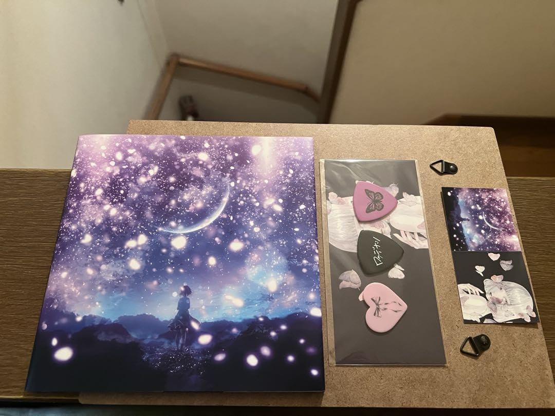 ロクデナシ　愛ニ咲花　初回限定メガジャケ＋ギターピック Amazon.co.jp: ロクデナシ「愛ニ咲花」初回限定盤 ギターピックセット